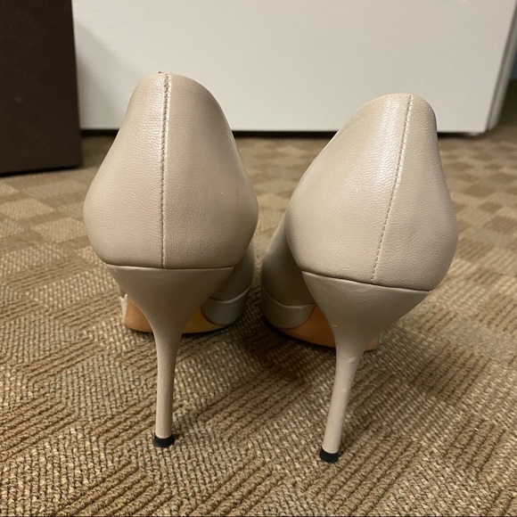 Authentic nude Gucci pumps - Picture 11 of 12